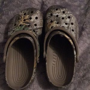 Camo crocs
